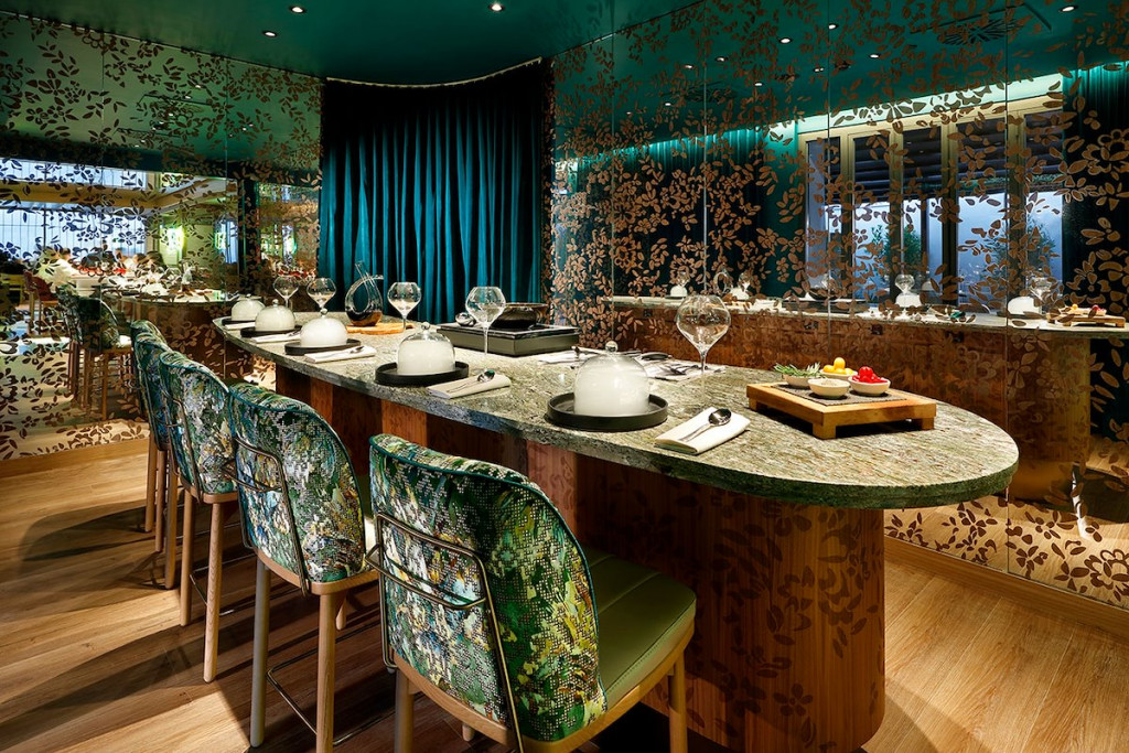 restaurante con matices verdes