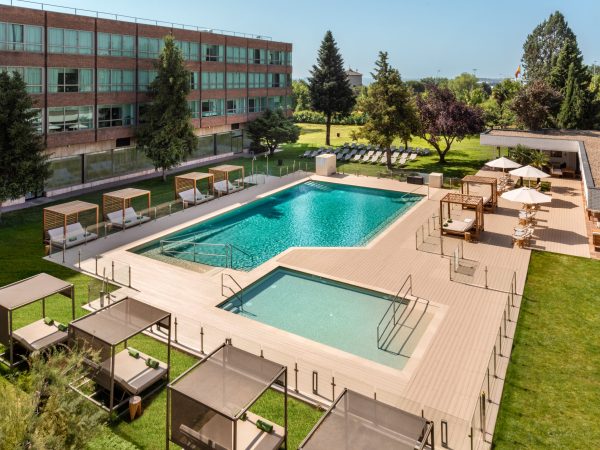 300cMeliaBarajas-Pool
