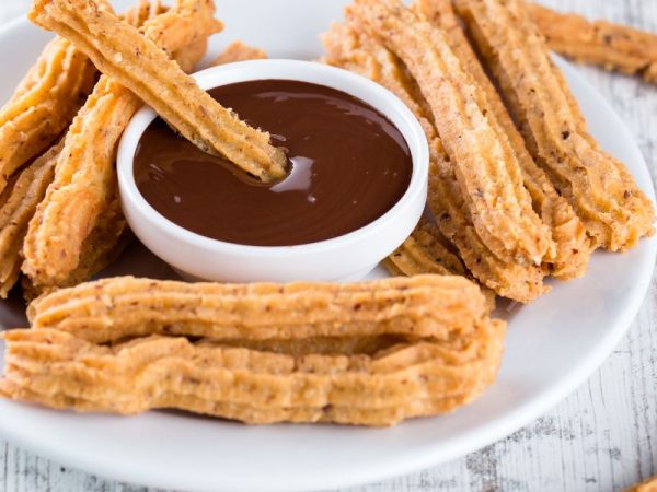 Churros con chocolate Ella Sky Bar